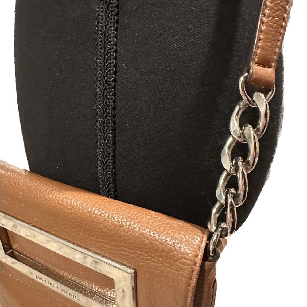 Michael Kors purse 👜 - Picture 3 of 8